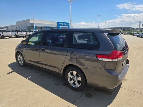 Used 2013 Toyota Sienna L w/ Towing Pkg FWD image 5