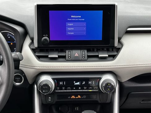 Used 2023 Toyota RAV4 XLE Premium image 15