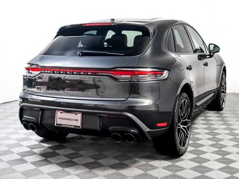 Certified 2025 Porsche Macan image 3