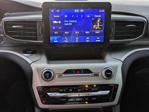 Used 2022 Ford Explorer XLT w/ Equipment Group 202A RWD image 15