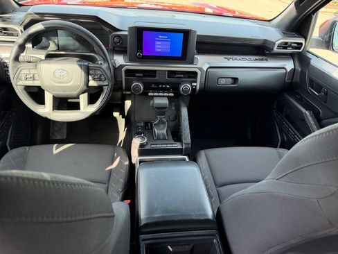 Certified 2025 Toyota Tacoma SR5 AWD/4WD image 19