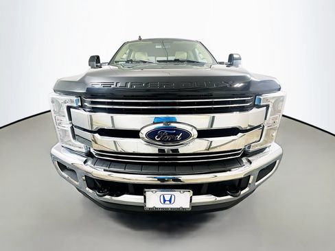 Used 2019 Ford F350 Lariat w/ Lariat Value Package AWD/4WD image 2