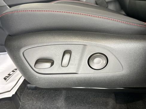 New 2026 Chevrolet Traverse Z71 w/ Enhanced Driving Package image 3