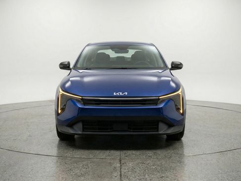 Used 2025 Kia K4 FWD image 2