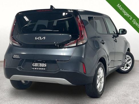 Used 2025 Kia Soul LX w/ LX Technology Package FWD image 2