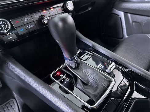 Used 2024 Jeep Compass Latitude w/ Convenience Group image 16