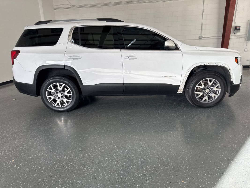 Used 2020 GMC Acadia SLT w/ Driver Alert Package II AWD/4WD image 3