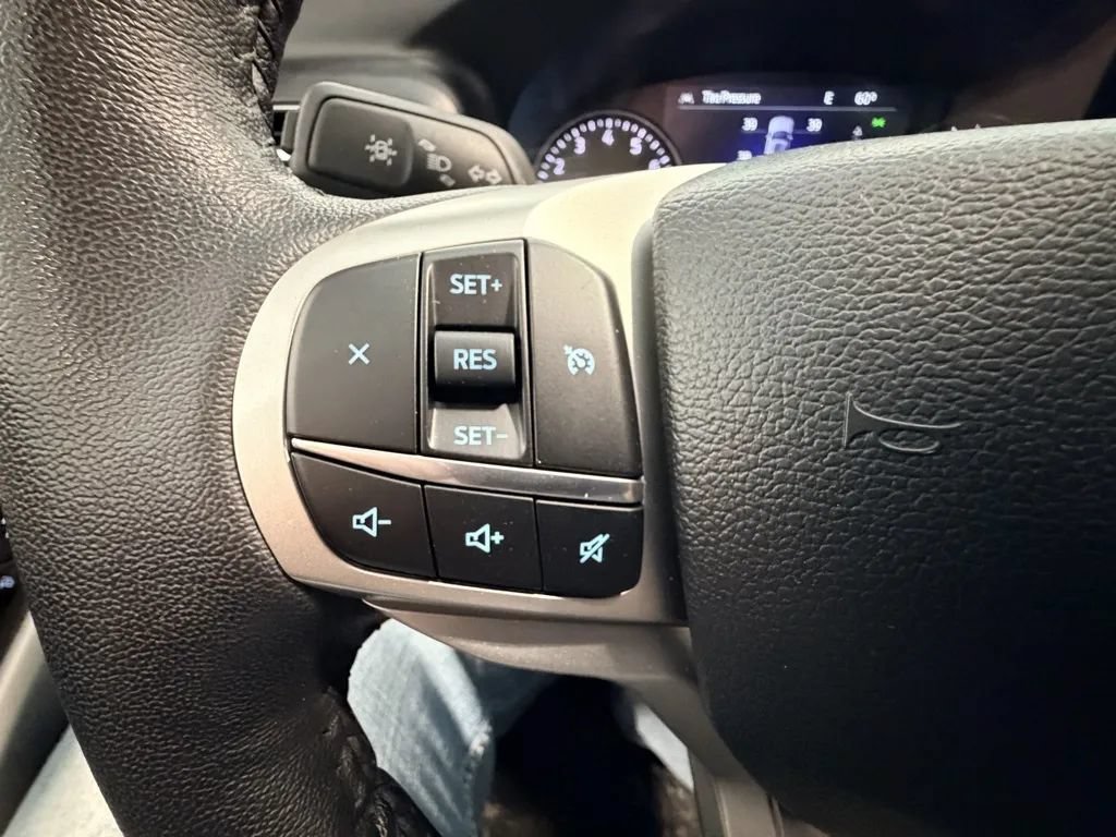 Used 2024 Ford Explorer XLT w/ Equipment Group 202A AWD/4WD image 22