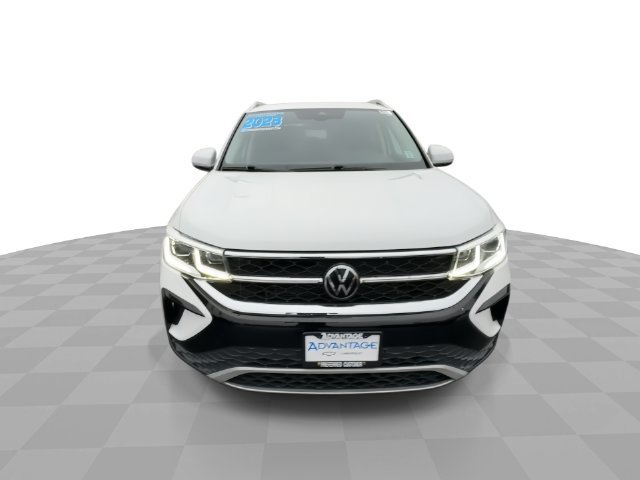 Used 2023 Volkswagen Taos SEL w/ Black Wheel Package AWD/4WD image 3