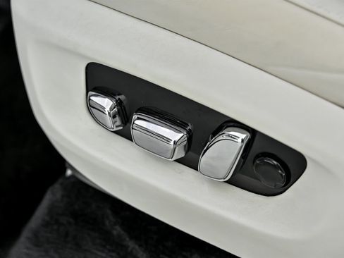 Used 2019 Rolls-Royce Cullinan image 27