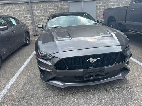 Used 2018 Ford Mustang GT Premium RWD image 3