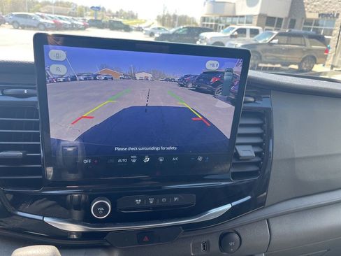 Used 2023 Ford Transit 350 XLT image 12