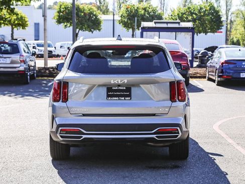 Certified 2023 Kia Sorento SX Prestige image 8