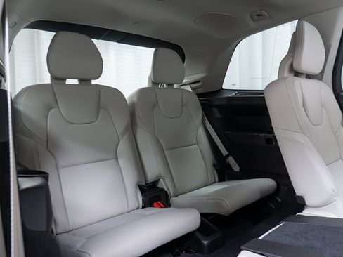 New 2026 Volvo XC90 T8 Ultra w/ Protection Package Premier AWD/4WD image 25