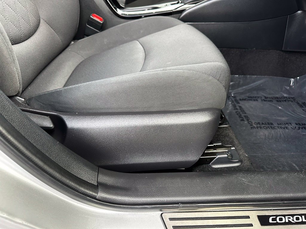 Used 2022 Toyota Corolla LE w/ Carpet Mat Package (TMS) FWD image 13