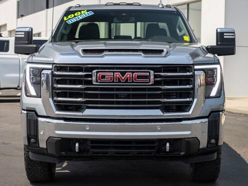 Used 2024 GMC Sierra 2500 SLT w/ SLT Convenience Package AWD/4WD image 2