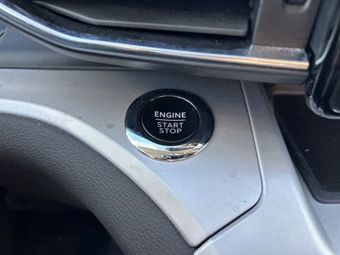 Used 2023 Ford Explorer XLT w/ Equipment Group 202A image 44