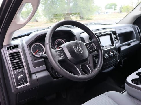 Used 2017 RAM 1500 Express w/ Express Value Package AWD/4WD image 15