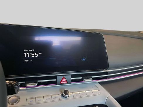 Used 2023 Hyundai Elantra Limited FWD image 25
