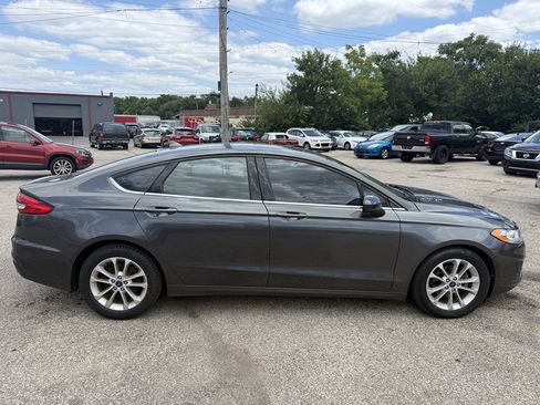 Used 2020 Ford Fusion SE FWD image 6
