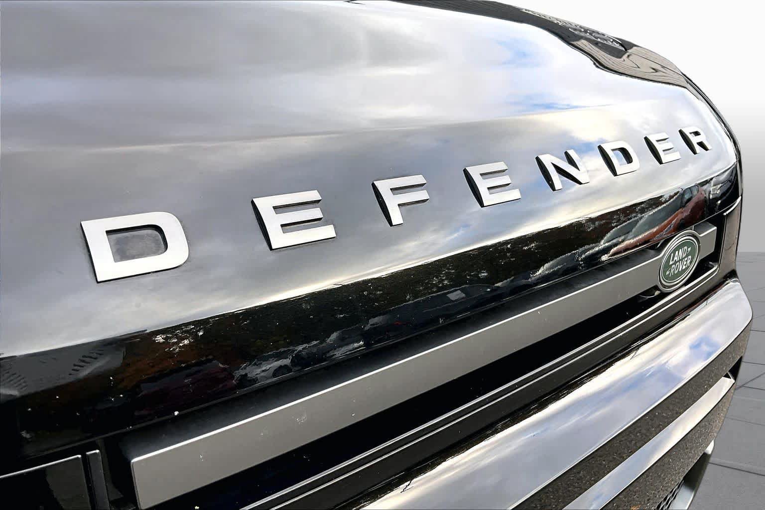 Used 2024 Land Rover Defender 110 V8 AWD/4WD image 28