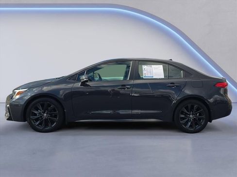 Used 2023 Toyota Corolla SE image 2