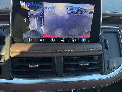 Used 2021 Chevrolet Suburban High Country w/ Premium Package AWD/4WD image 7