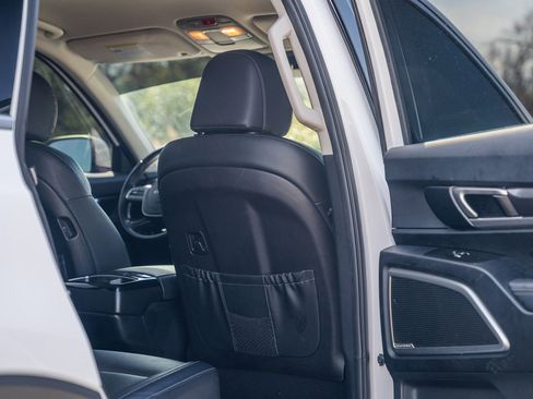 Used 2023 Kia Telluride S image 13