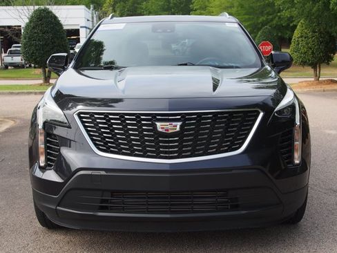 Used 2023 Cadillac XT4 Luxury w/ Cold Weather Package FWD image 2