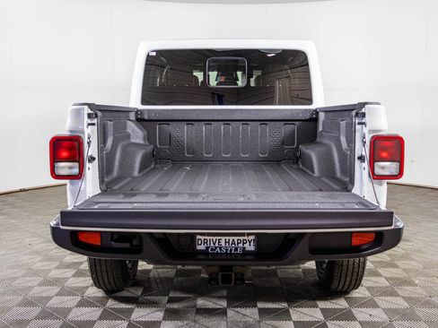 New 2026 Jeep Gladiator Sport AWD/4WD image 36