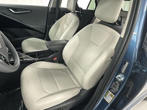 New 2025 Kia Niro EX Touring image 10