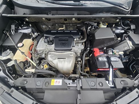 Used 2017 Toyota RAV4 LE FWD image 13
