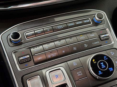 Used 2023 Hyundai Santa Fe SEL Convenience image 24