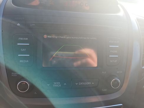 Used 2014 Kia Sorento LX image 22