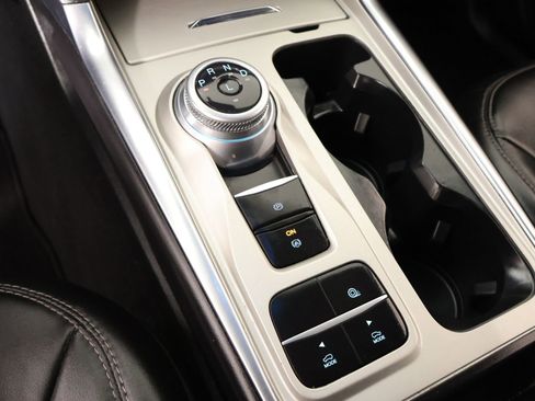 Used 2023 Ford Explorer XLT w/ Equipment Group 202A image 8