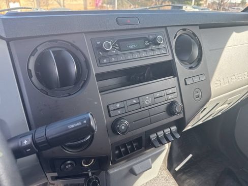 Used 2022 Ford F650 2WD Regular Cab Super Duty image 15