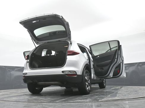Used 2020 Kia Sportage LX image 49