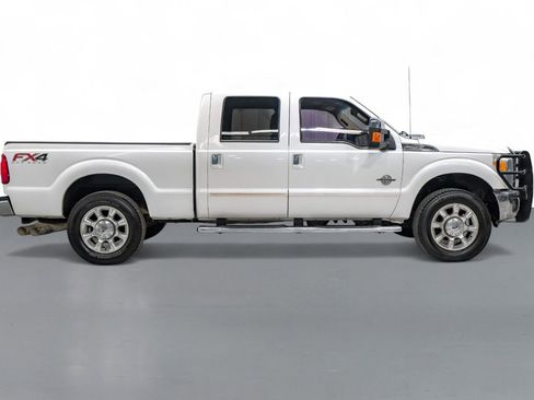 Used 2016 Ford F250 Lariat w/ Lariat Interior Package image 5