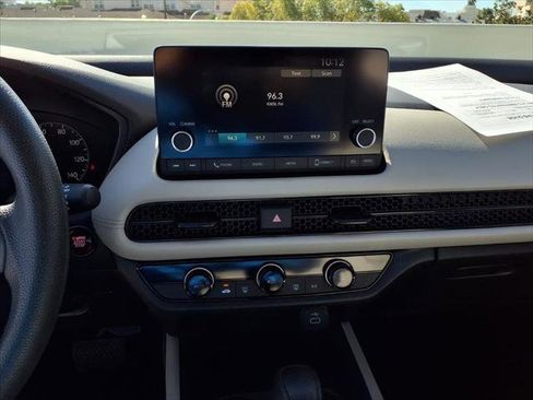 Used 2023 Honda HR-V LX image 18