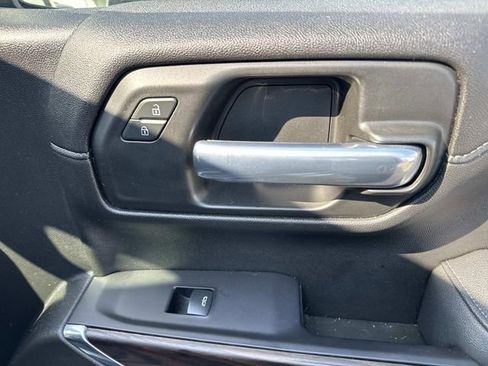 Used 2021 GMC Sierra 1500 SLT image 18
