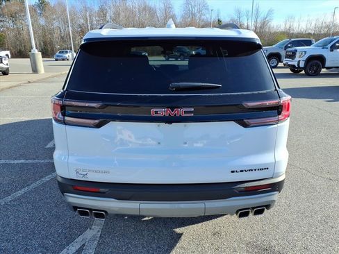 Used 2025 GMC Acadia Elevation image 4