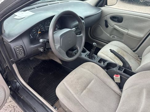 Used 2002 Saturn S-Series SL FWD image 9