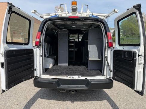 Used 2017 Chevrolet Express 2500 image 26