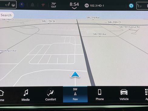 Used 2025 Chrysler Pacifica Limited FWD image 18