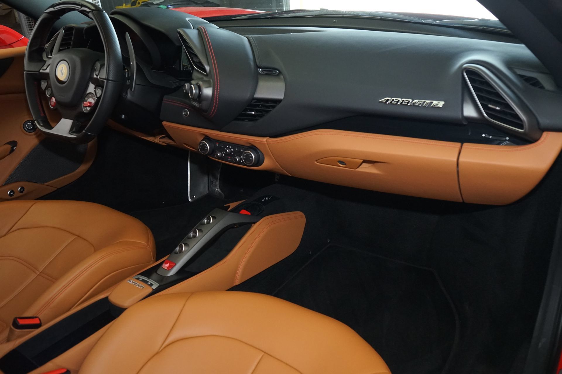 Used 2019 Ferrari 488 GTB RWD image 11