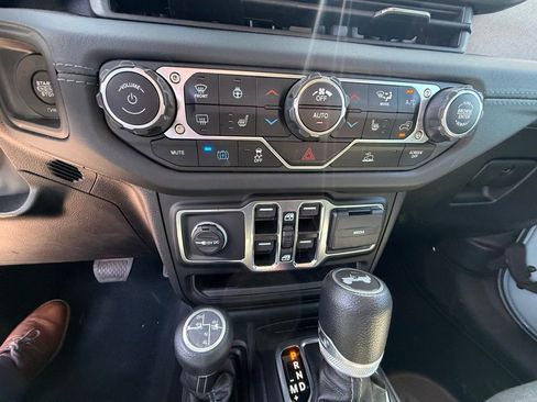 Used 2024 Jeep Wrangler Unlimited Sahara w/ Technology Group image 14