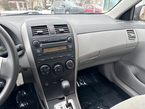 Used 2010 Toyota Corolla LE image 24