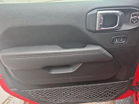 Used 2021 Jeep Wrangler Unlimited Sahara image 16