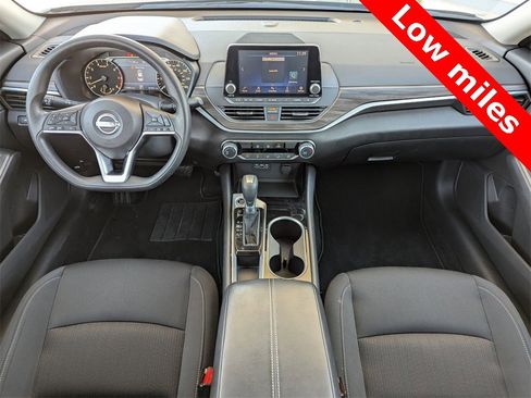 Used 2024 Nissan Altima 2.5 SV image 13