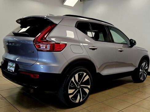 New 2026 Volvo XC40 B5 Plus w/ Climate Package image 5
